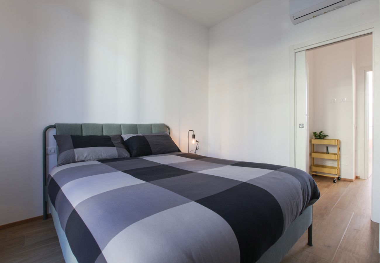 Appartamento a Milano - Cuore dei Navigli - Your Home